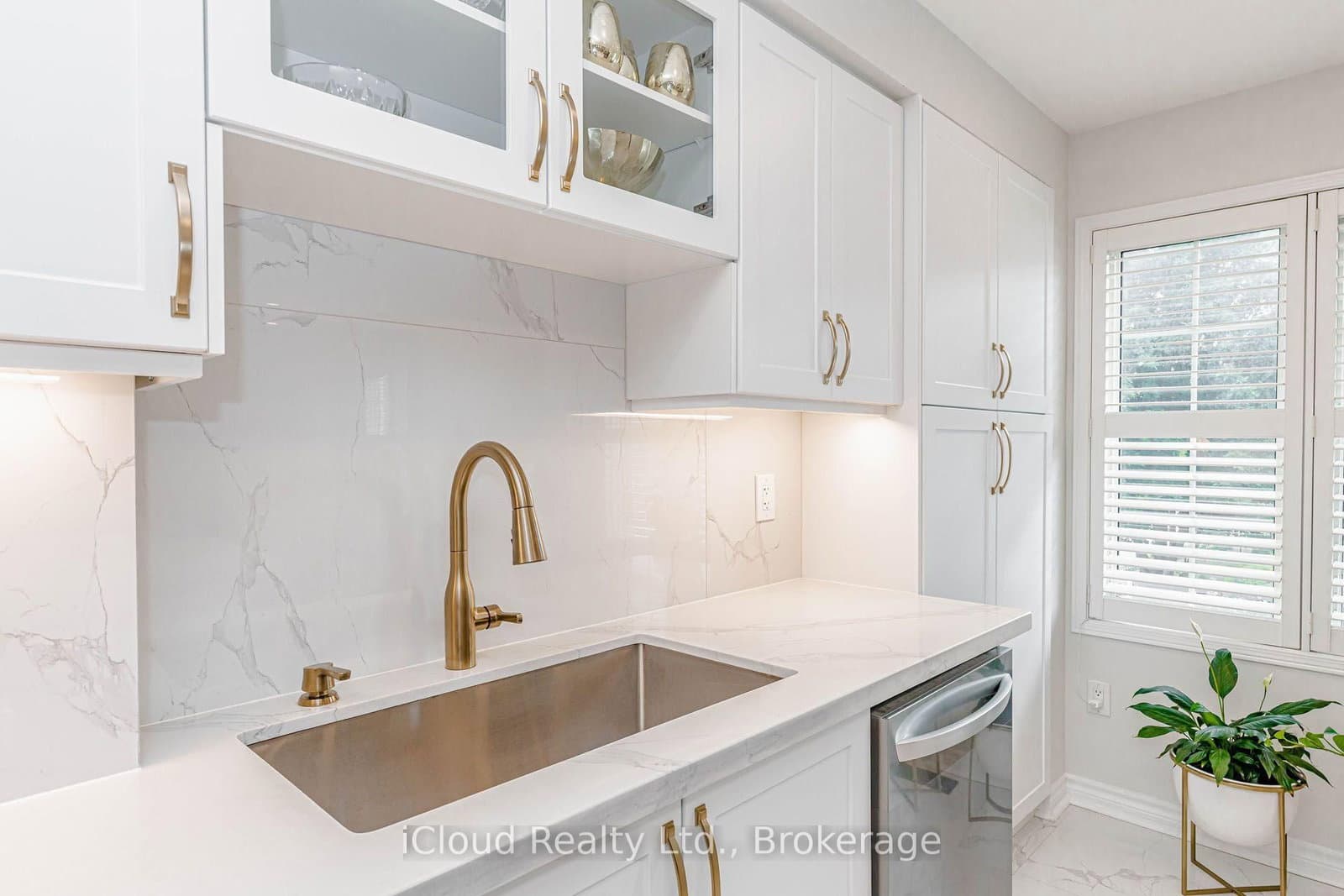 1279 Lamont Crescent thumbnail 25