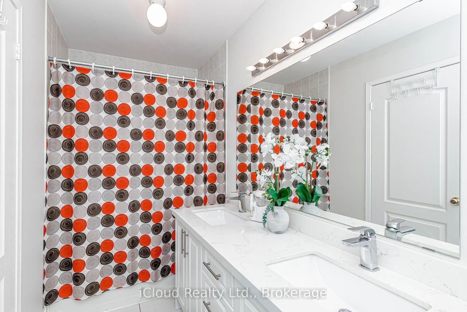 1279 Lamont Crescent thumbnail 31