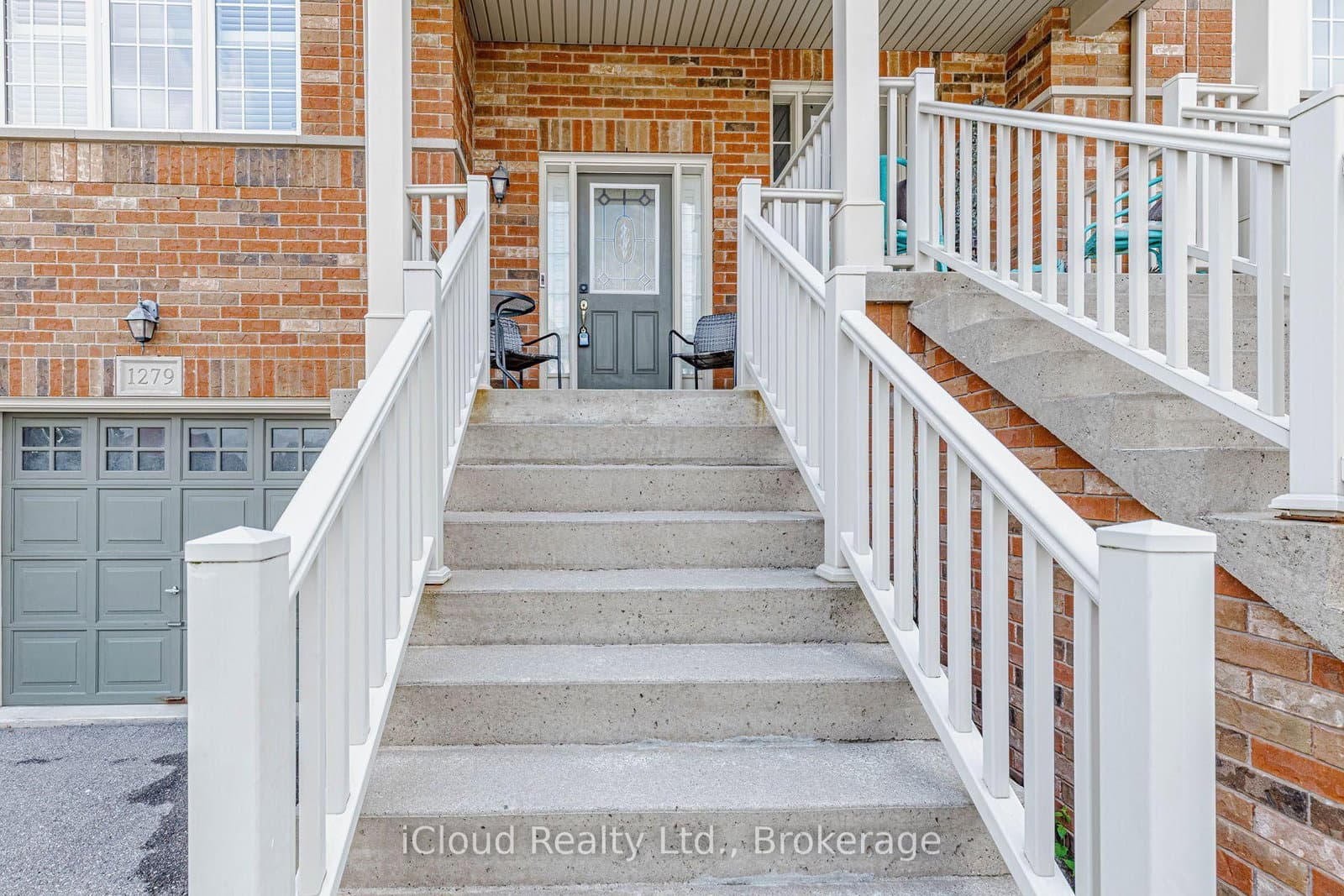 1279 Lamont Crescent thumbnail 4