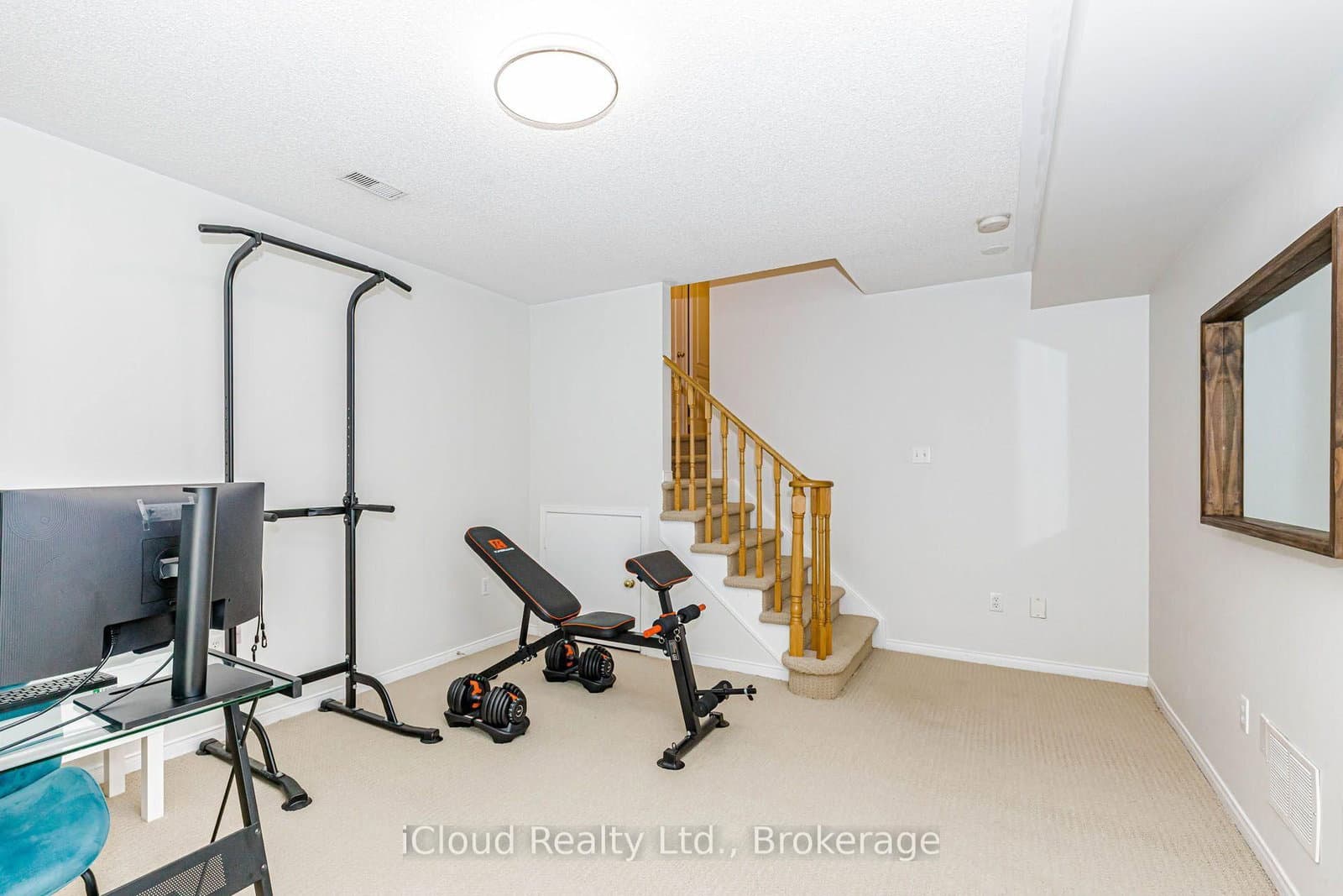 1279 Lamont Crescent thumbnail 43