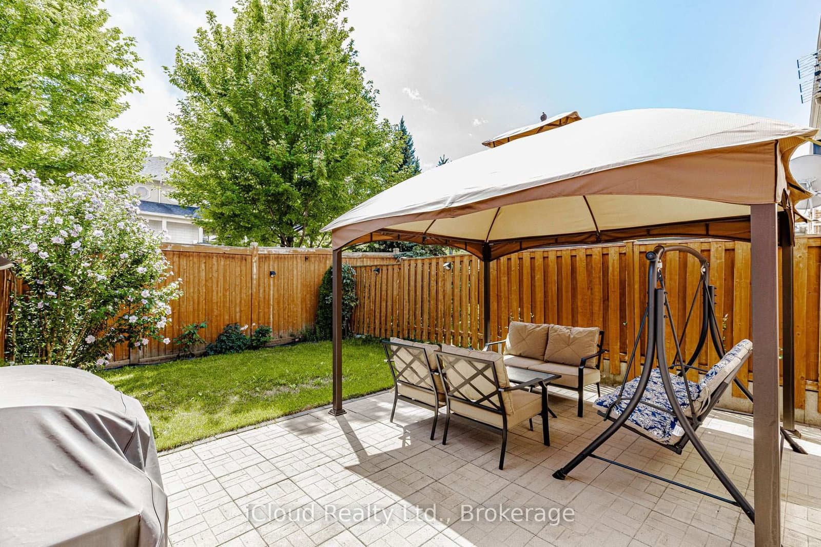 1279 Lamont Crescent thumbnail 46