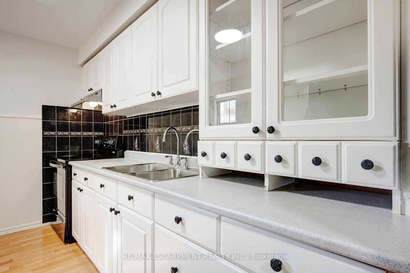 140 Ripley Court, Unit 4 thumbnail 9