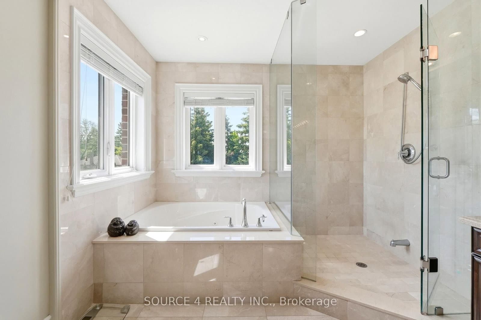 39 Amesbury Drive thumbnail 25