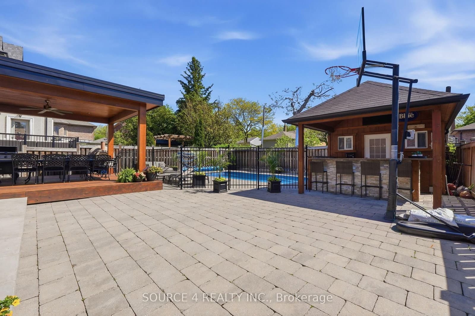 39 Amesbury Drive thumbnail 41