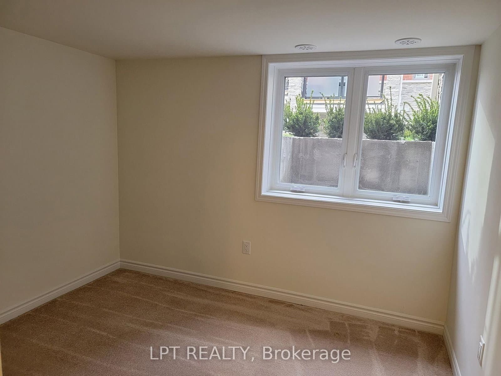 240 Lagerfeld Drive, Unit 6 thumbnail 22