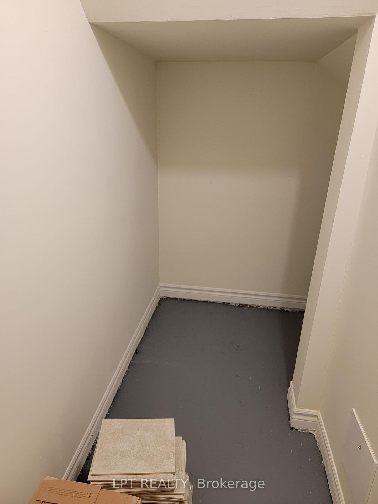 240 Lagerfeld Drive, Unit 6 thumbnail 27