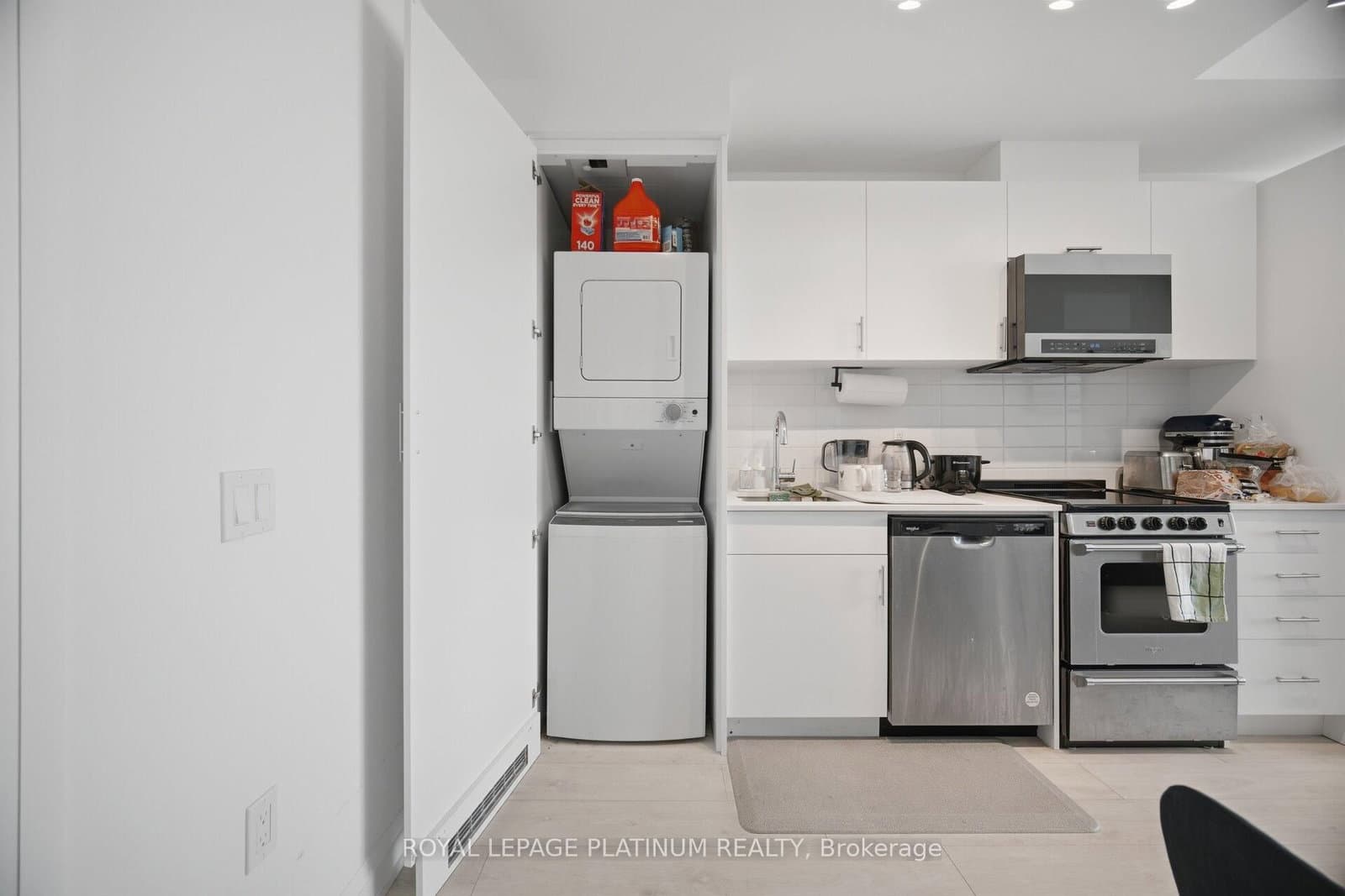 412 Silver Maple Road, Unit 311 thumbnail 21
