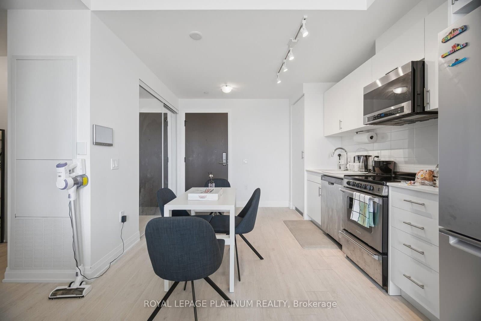 412 Silver Maple Road, Unit 311 thumbnail 7