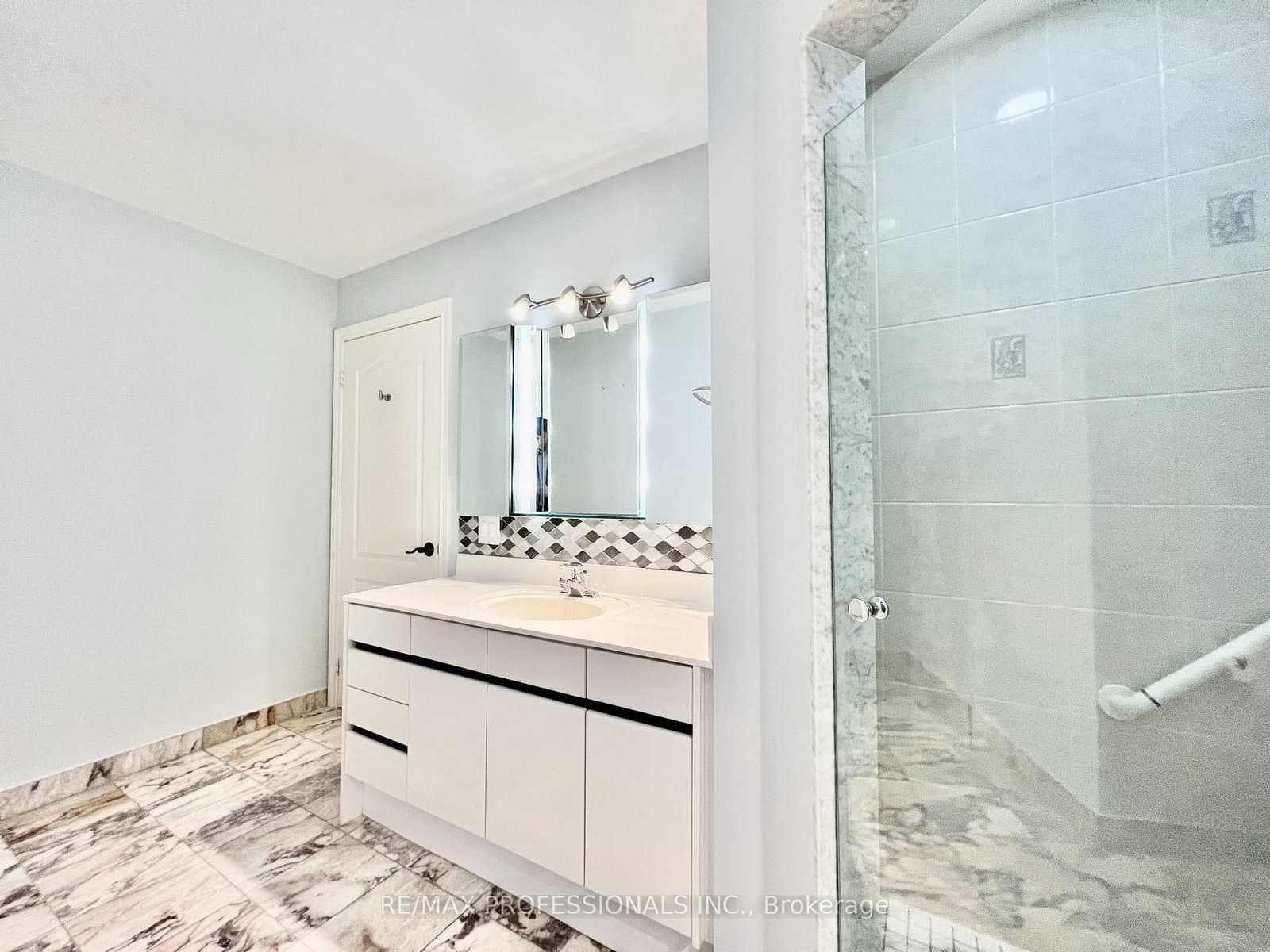 2 Aberfoyle Crescent, Unit 907 thumbnail 15