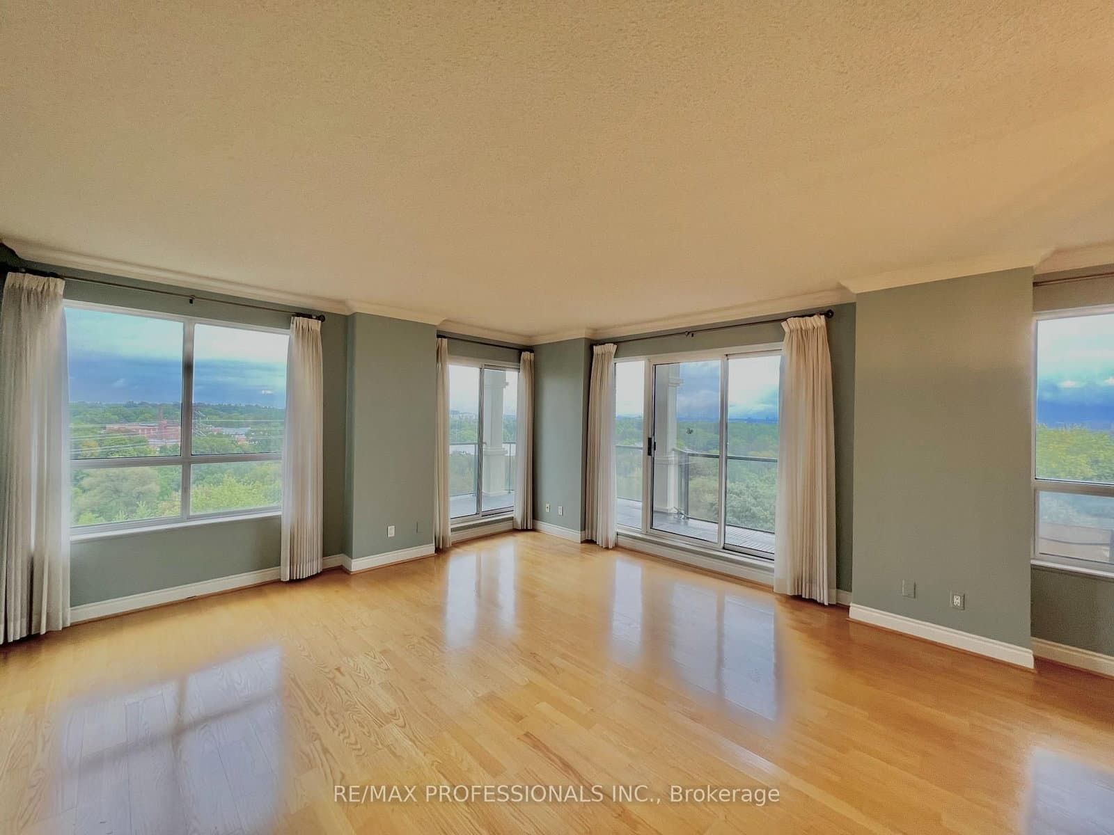 2 Aberfoyle Crescent, Unit 907 thumbnail 9