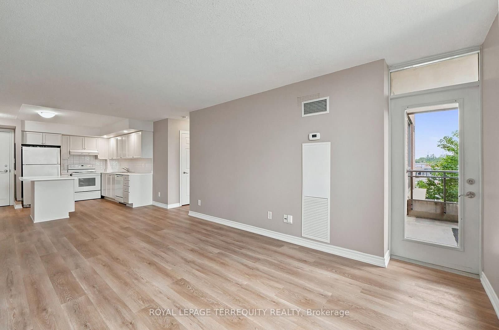 5229 Dundas Street W, Unit 405 thumbnail 16