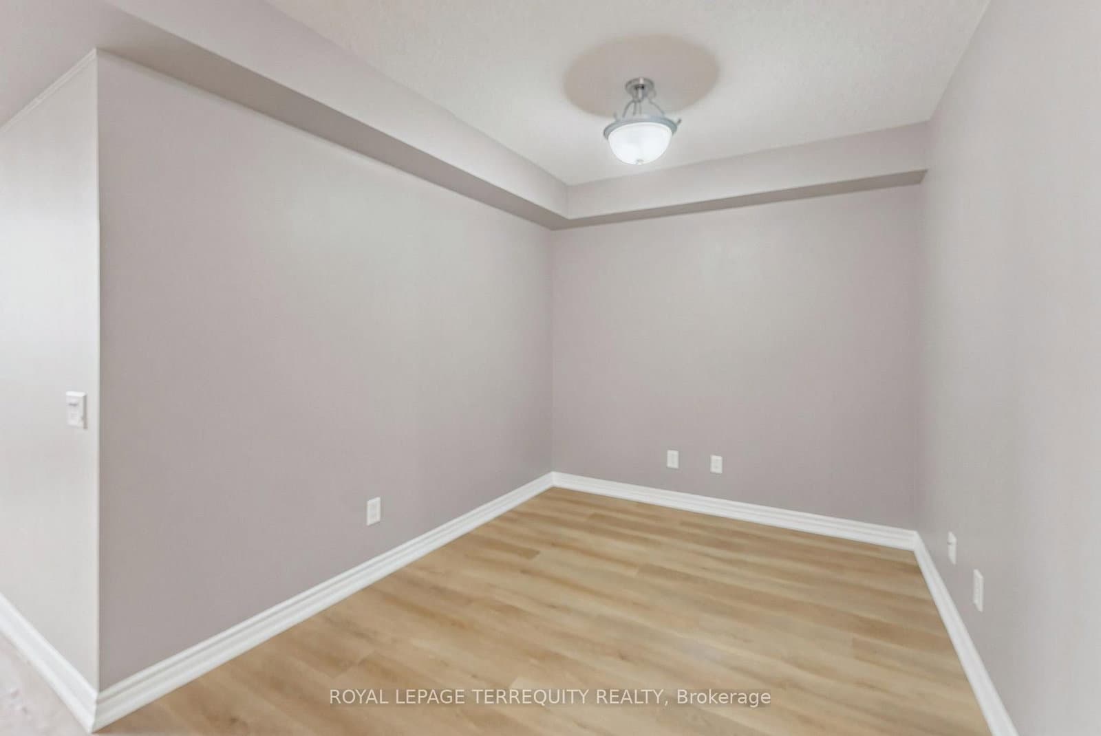 5229 Dundas Street W, Unit 405 thumbnail 19