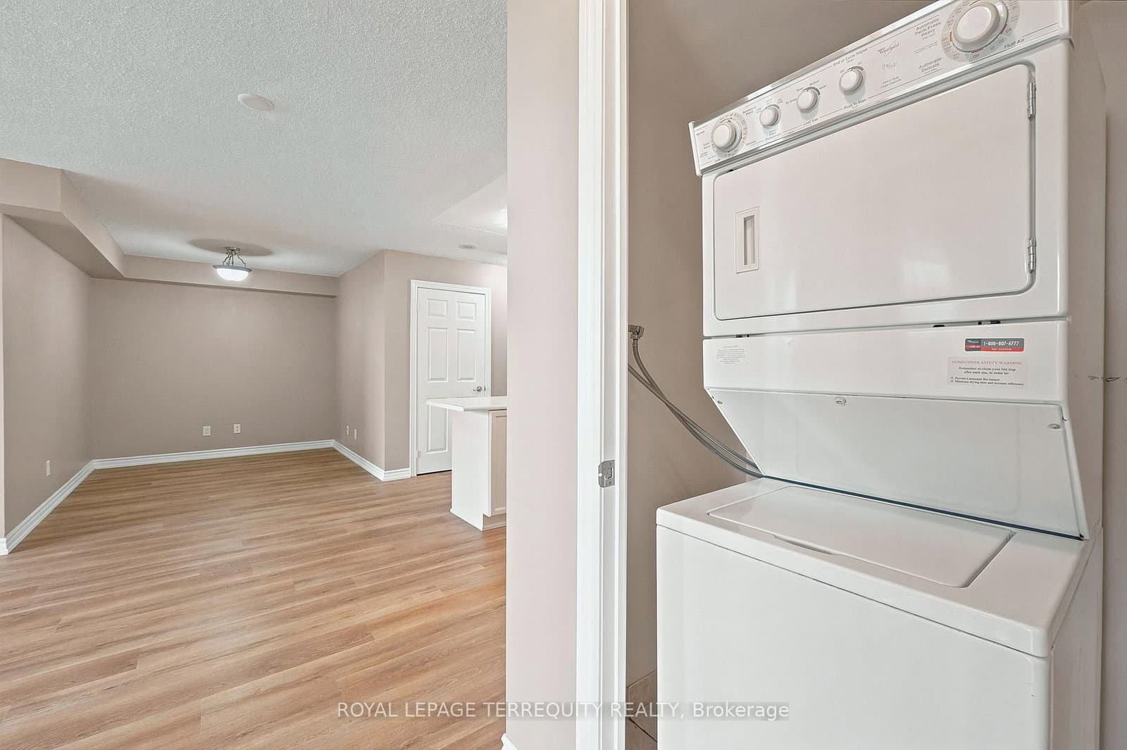 5229 Dundas Street W, Unit 405 thumbnail 24