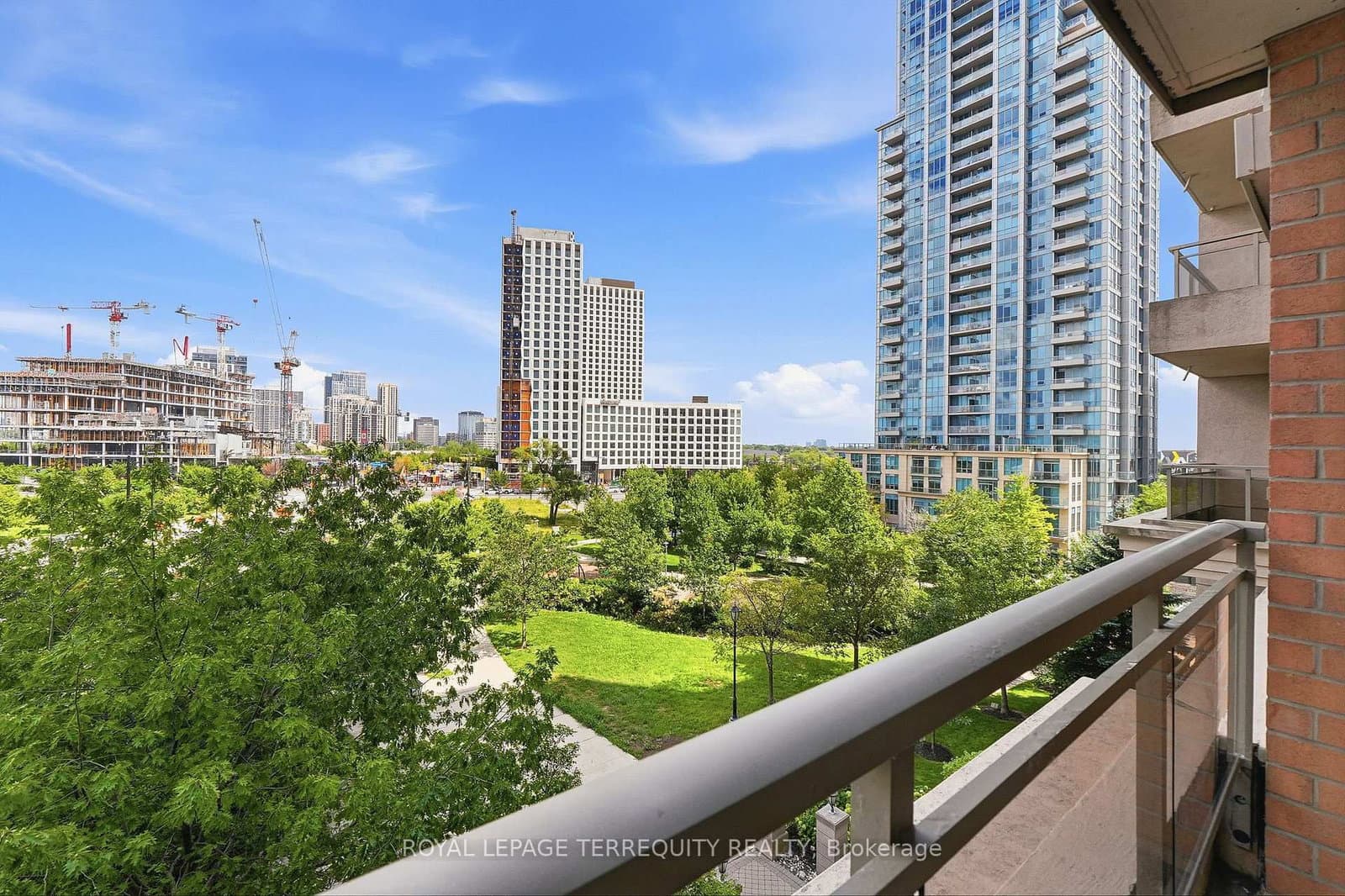 5229 Dundas Street W, Unit 405 thumbnail 27