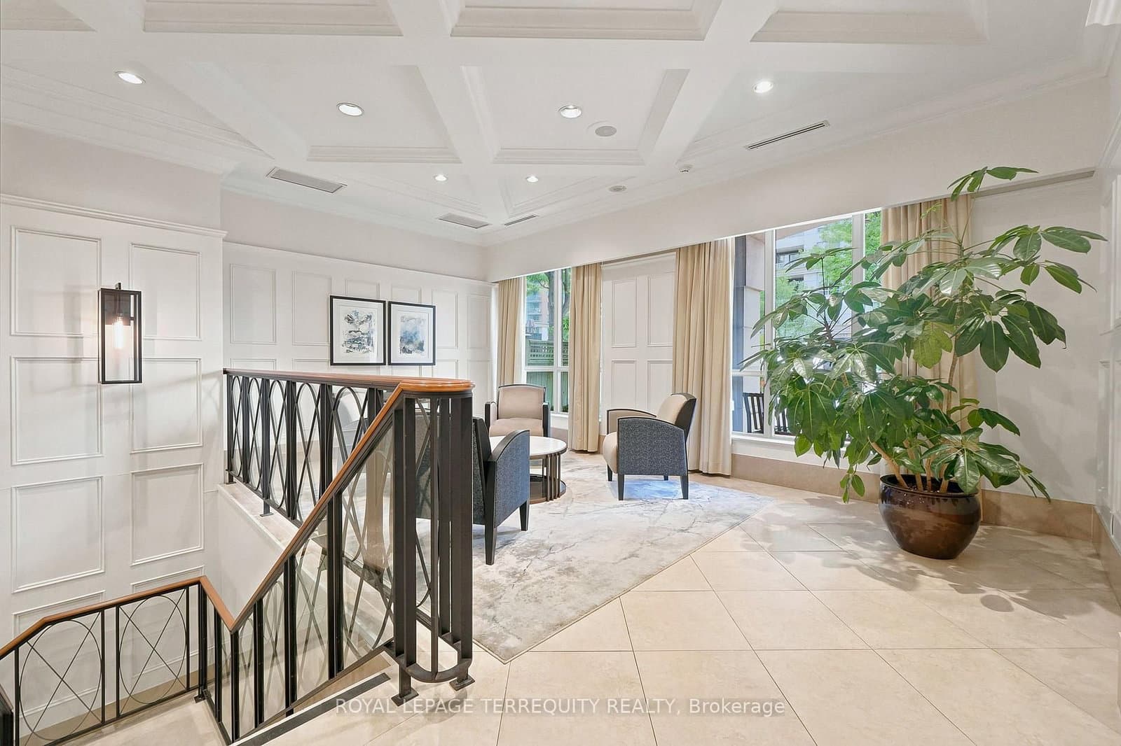 5229 Dundas Street W, Unit 405 thumbnail 4