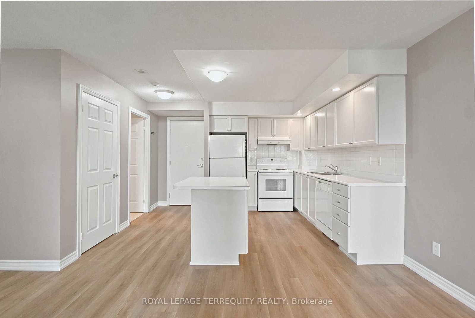 5229 Dundas Street W, Unit 405 thumbnail 5