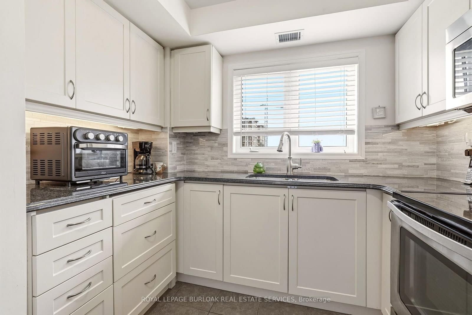 1045 Nadalin Heights, Unit 309 thumbnail 19