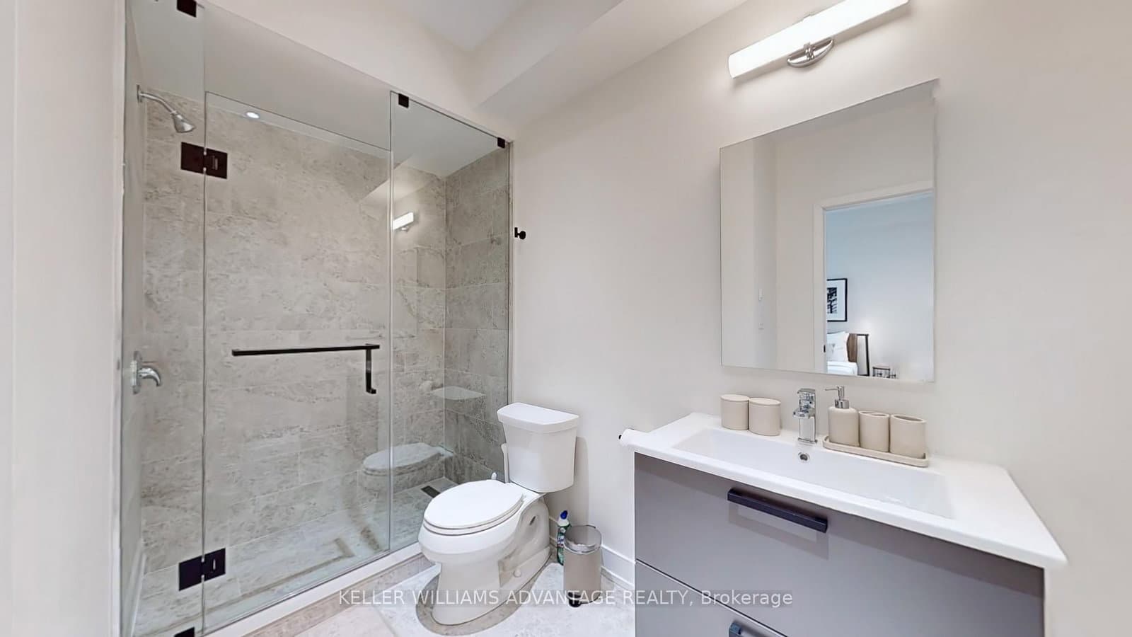 50 Castleton Avenue, Unit Unit 3 thumbnail 3