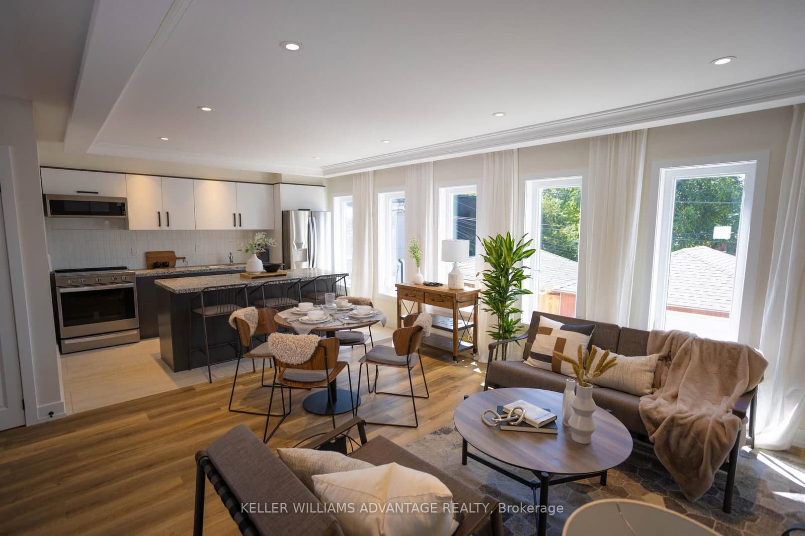 50 Castleton Avenue, Unit Unit 3 thumbnail 4
