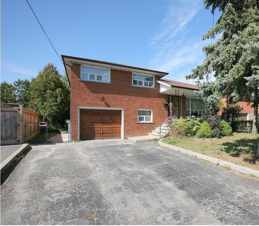 8 Stanwood Crescent thumbnail 4
