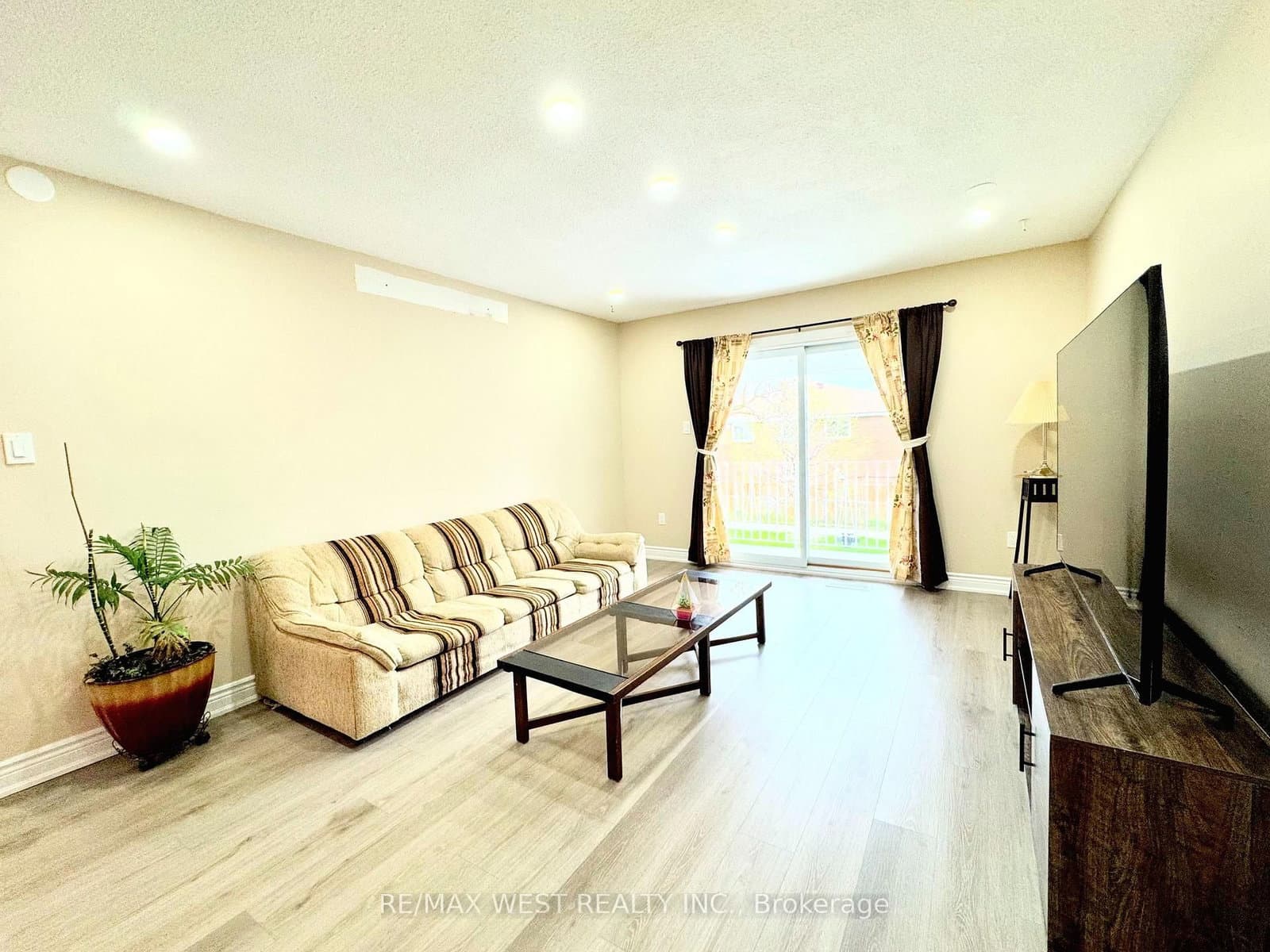 26 Brownridge Crescent thumbnail 6