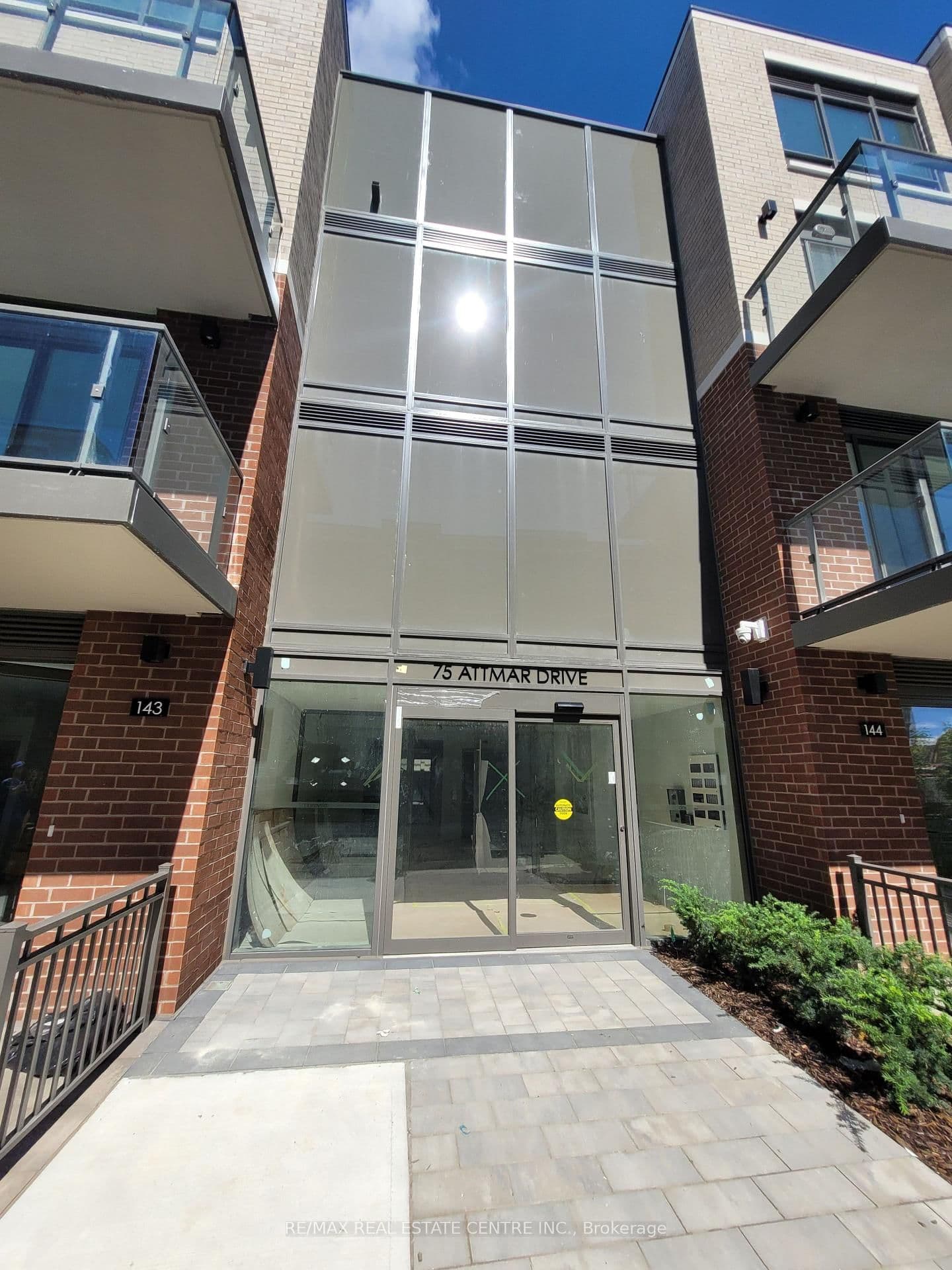 75 Attmar Drive, Unit 140 thumbnail 32