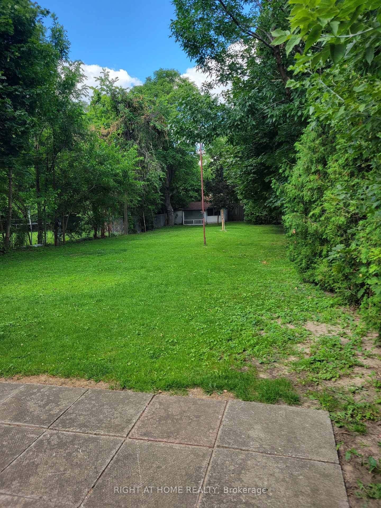 2575 Argyle Road thumbnail 5