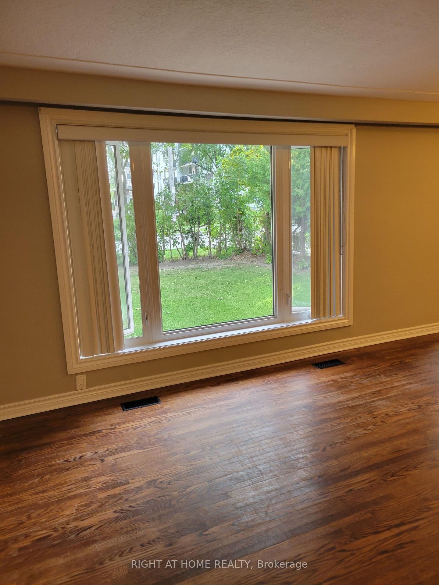 2575 Argyle Road thumbnail 7