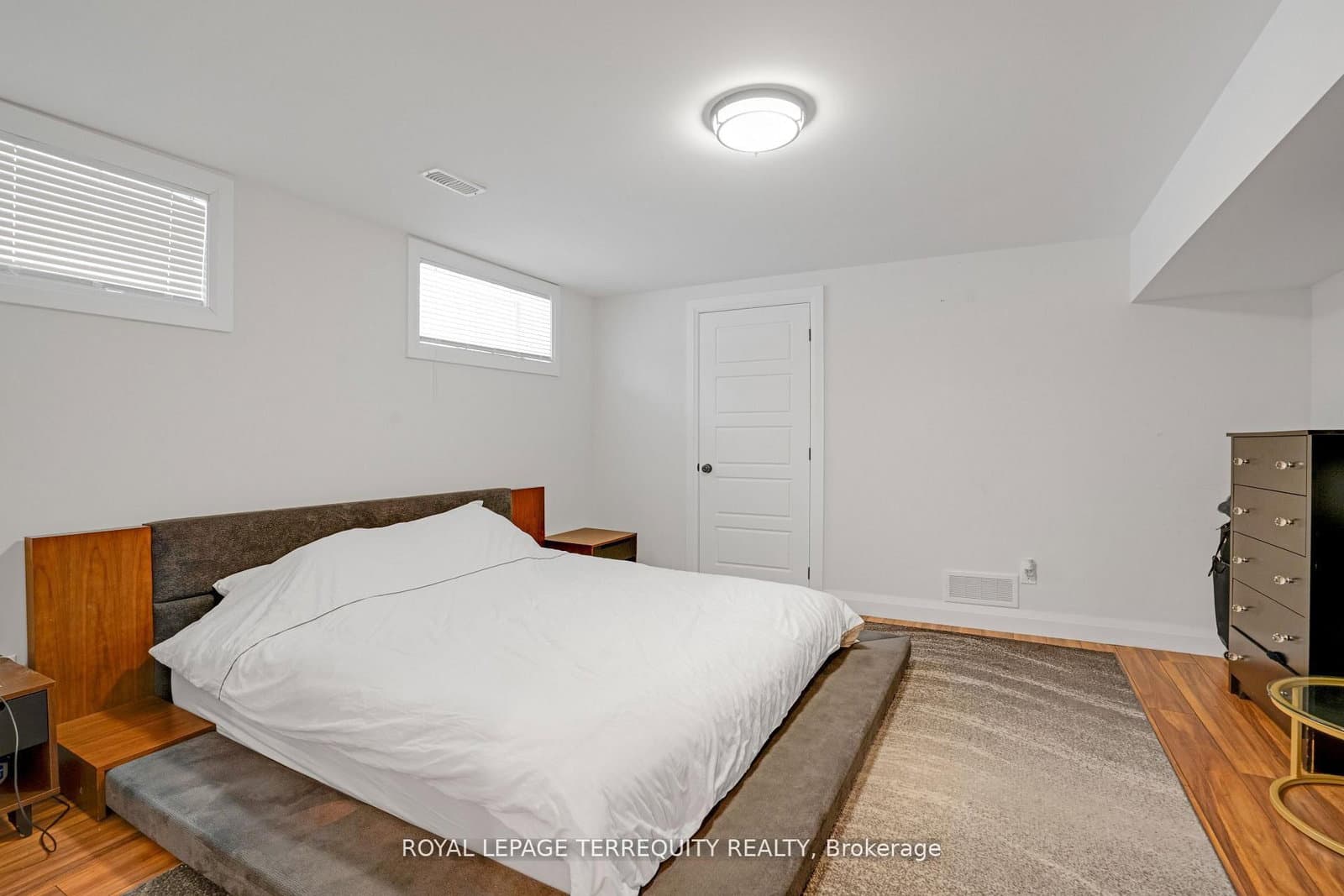 716 North Shore Boulevard E thumbnail 18