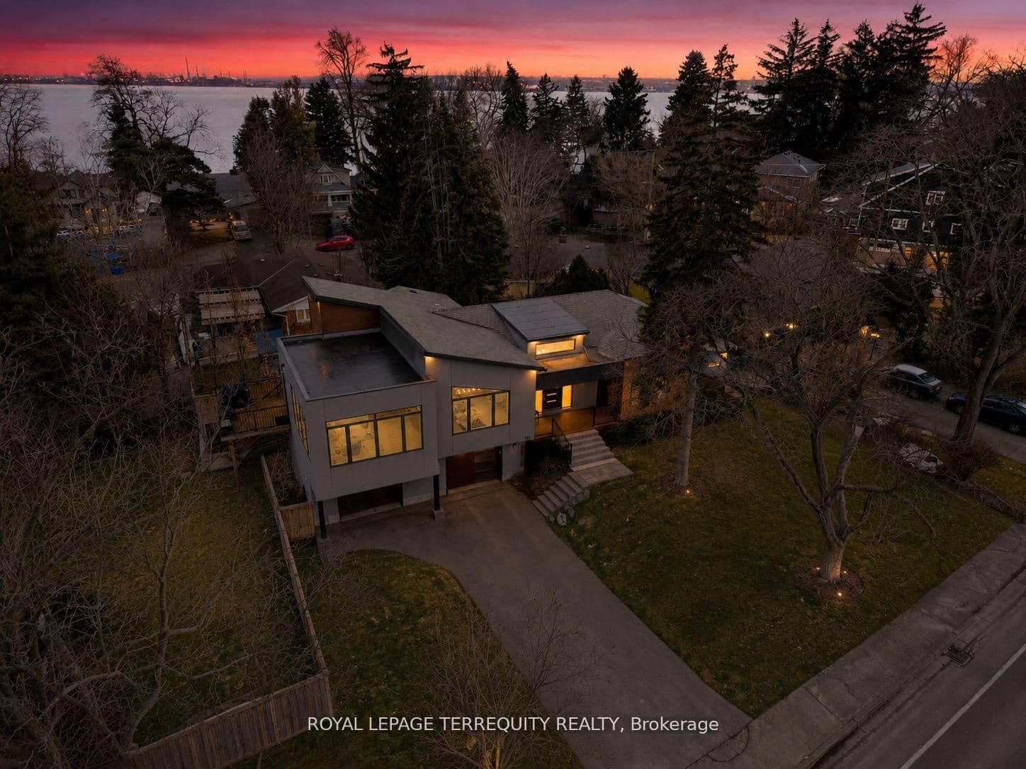 716 North Shore Boulevard E thumbnail 26