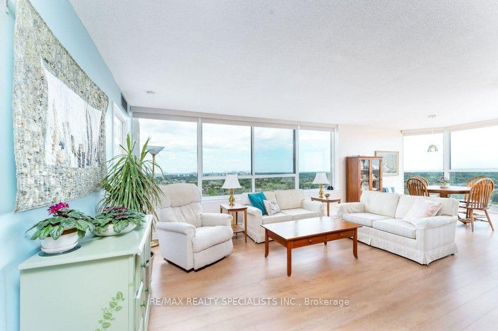 880 Dundas Street W, Unit 1106 thumbnail 11