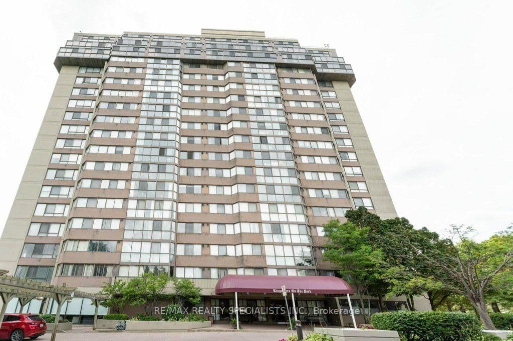 880 Dundas Street W, Unit 1106 thumbnail 2