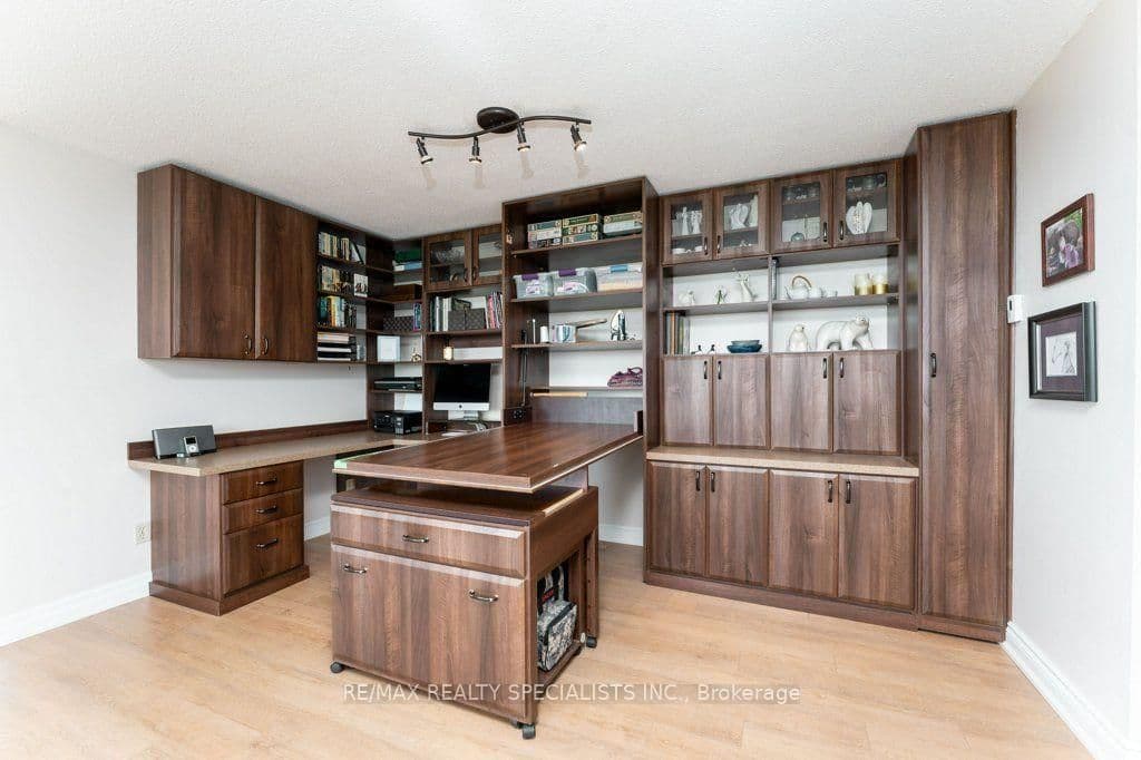 880 Dundas Street W, Unit 1106 thumbnail 22
