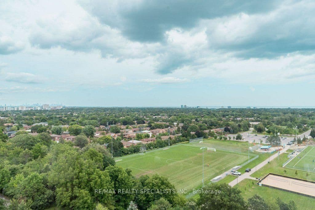 880 Dundas Street W, Unit 1106 thumbnail 25