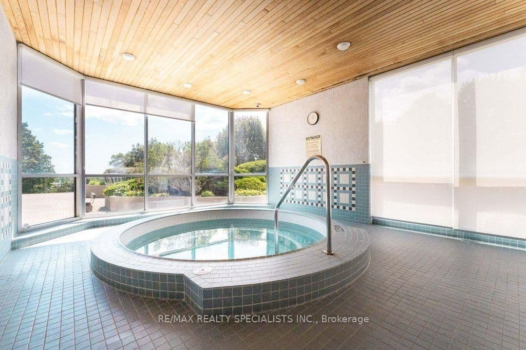 880 Dundas Street W, Unit 1106 thumbnail 38