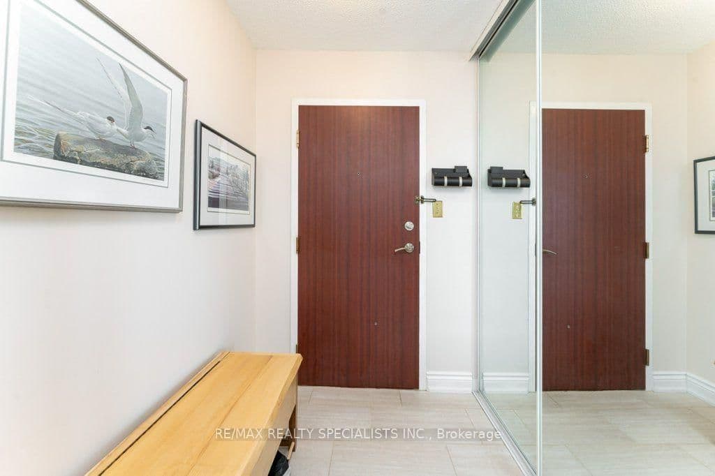 880 Dundas Street W, Unit 1106 thumbnail 9