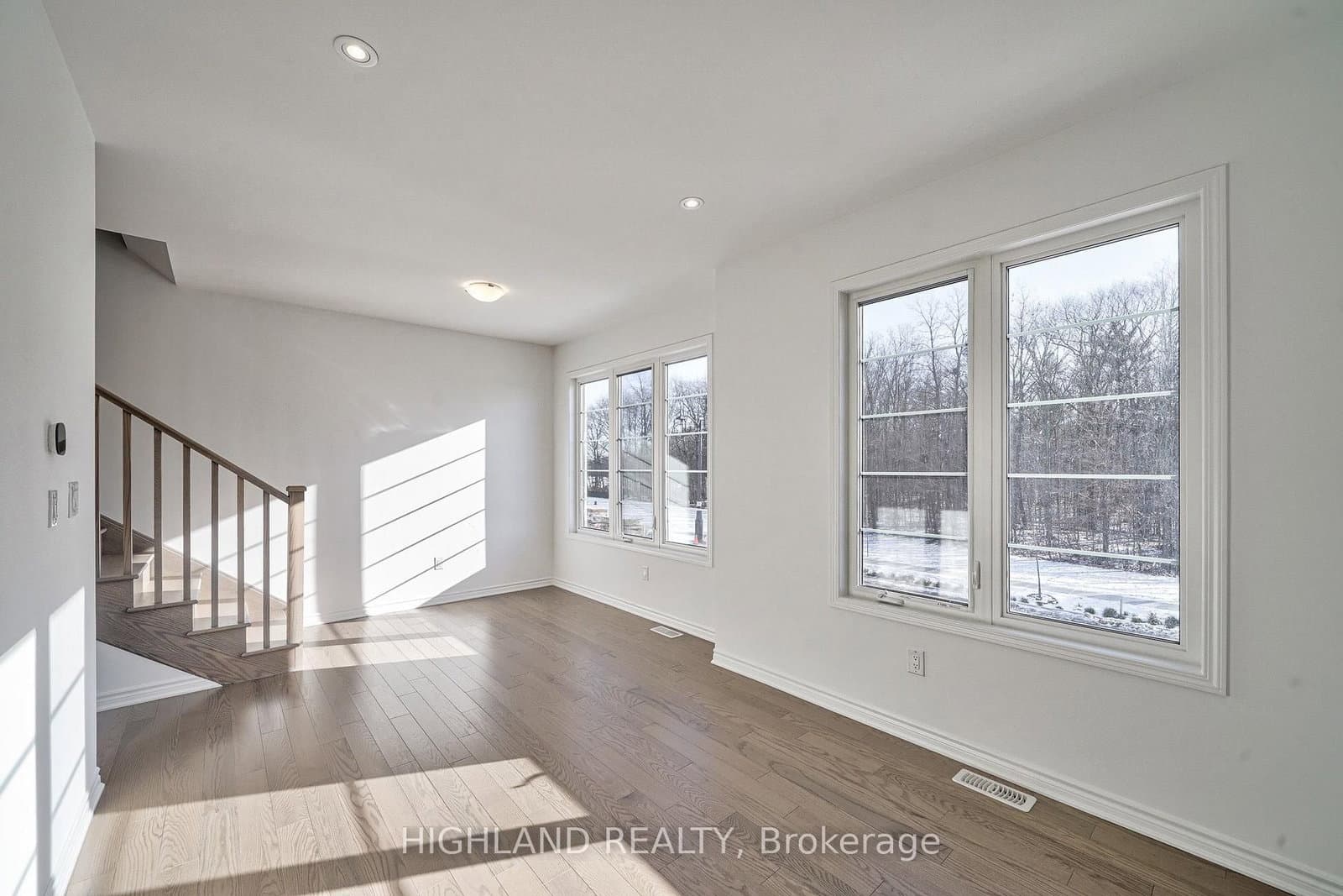 155 Settlers Road E thumbnail 21