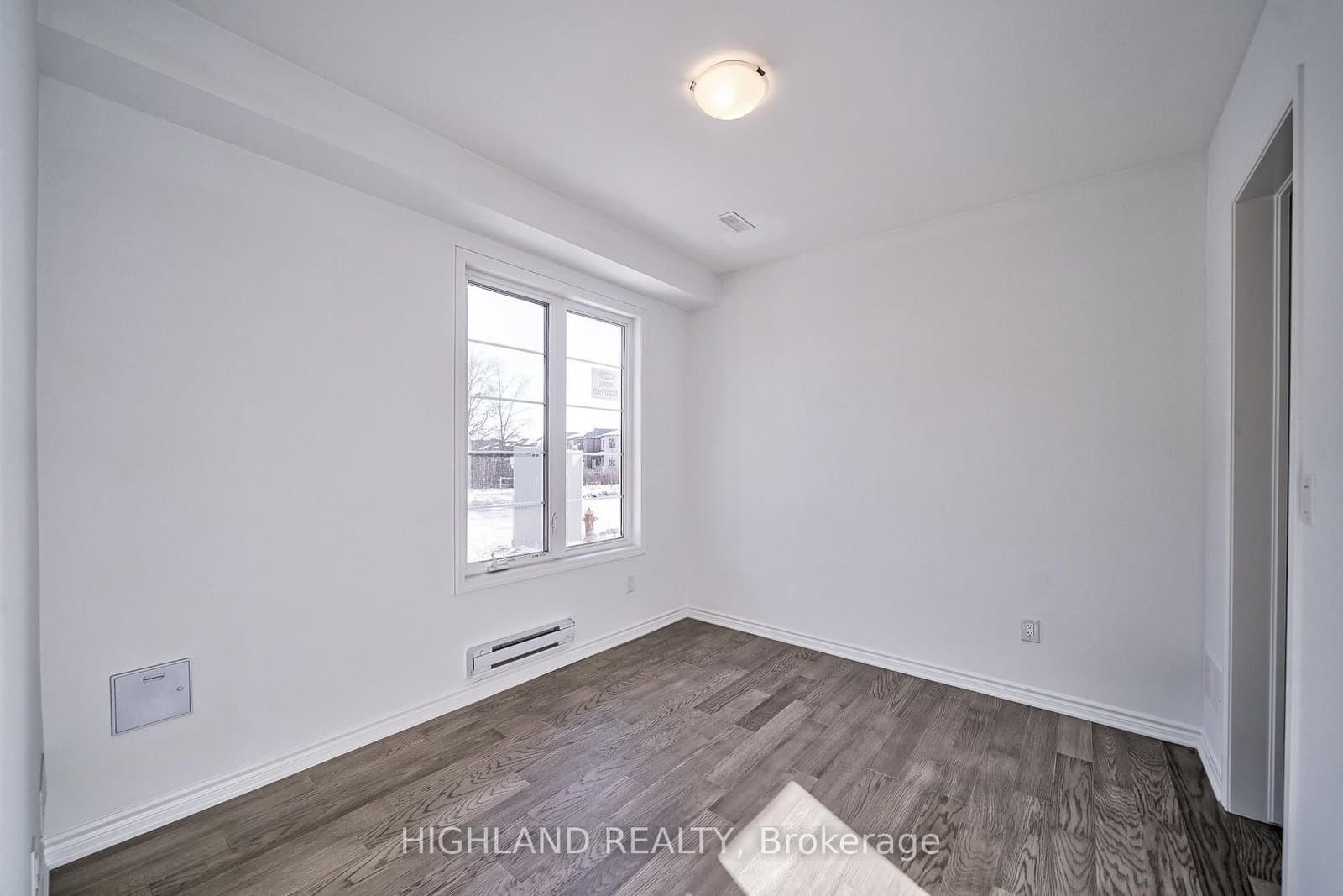 155 Settlers Road E thumbnail 3