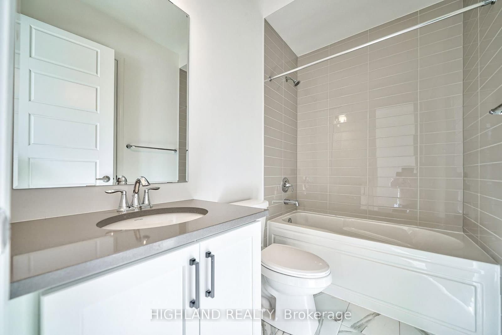 155 Settlers Road E thumbnail 7