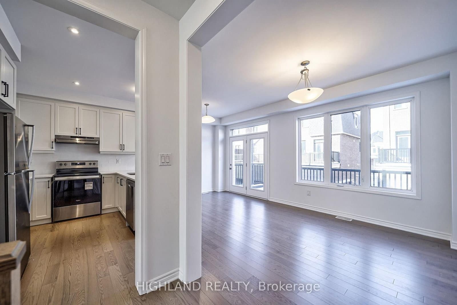 155 Settlers Road E thumbnail 8