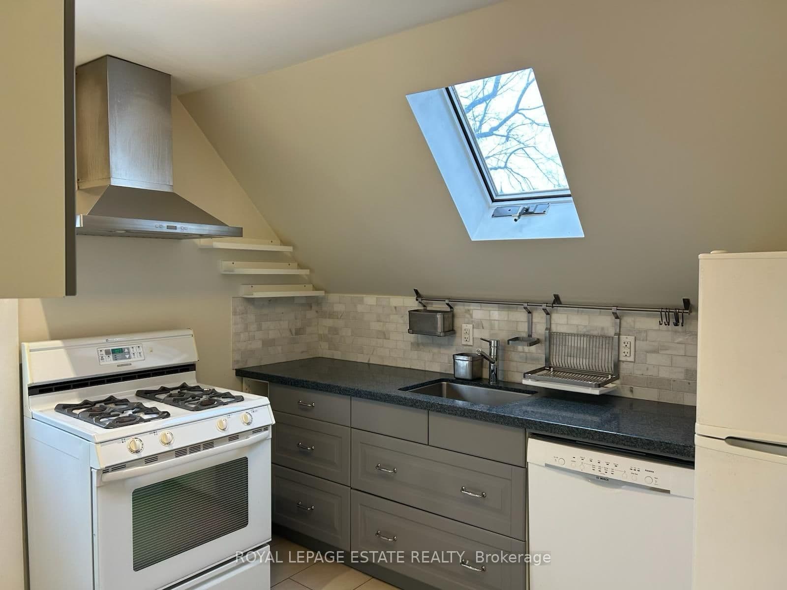 128 Mavety Street, Unit 3 thumbnail 42