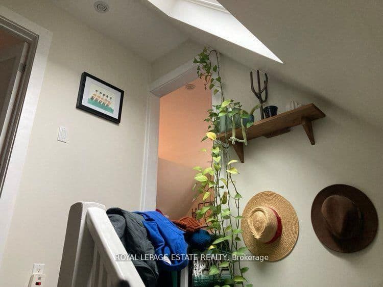 128 Mavety Street, Unit 3 thumbnail 7