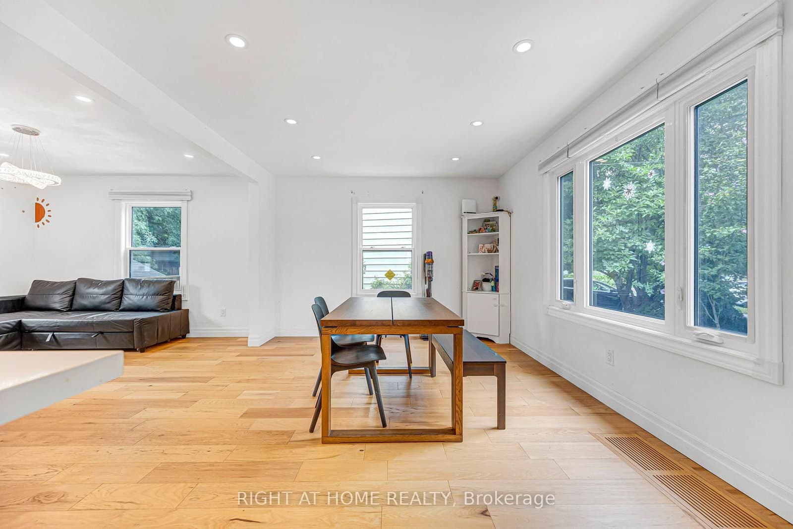 121 Hearst Circle thumbnail 4