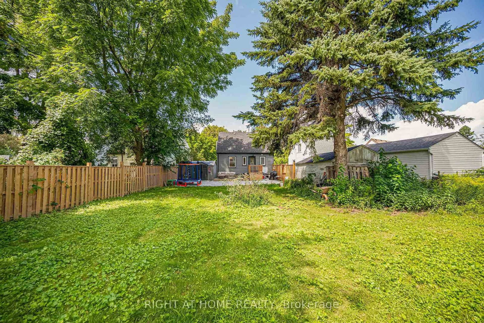 121 Hearst Circle thumbnail 43
