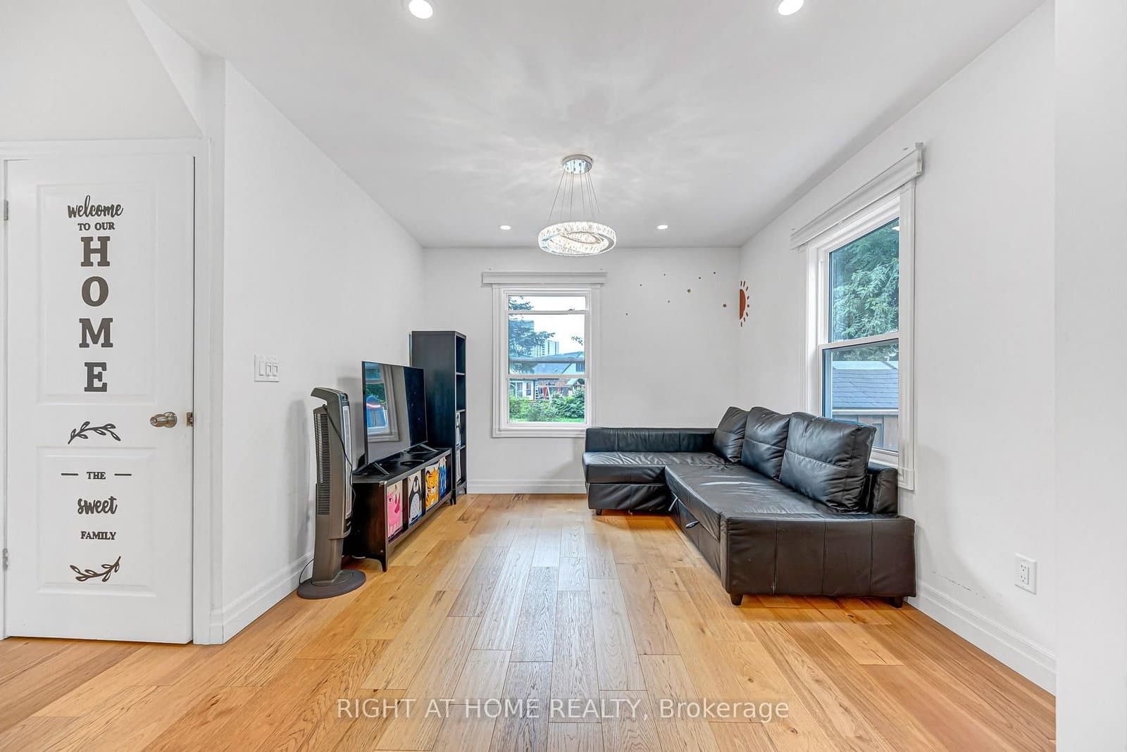 121 Hearst Circle thumbnail 8
