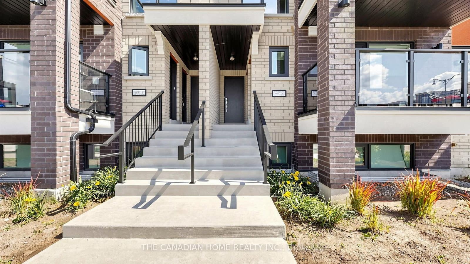45 Romilly Avenue, Unit 4 thumbnail 2