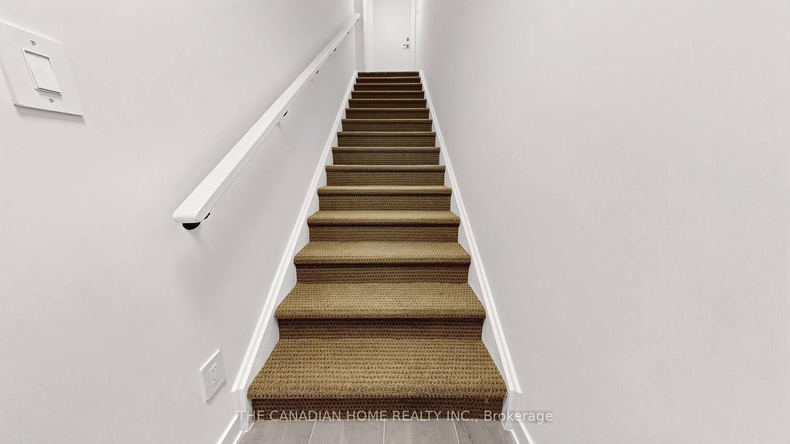 45 Romilly Avenue, Unit 4 thumbnail 5