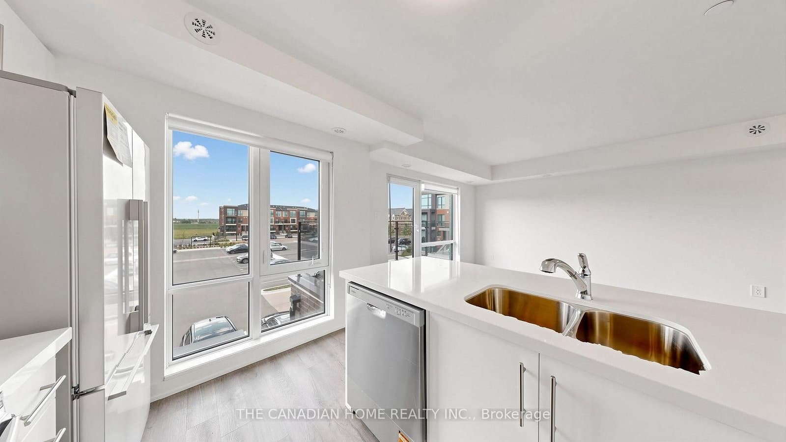 45 Romilly Avenue, Unit 7 thumbnail 11