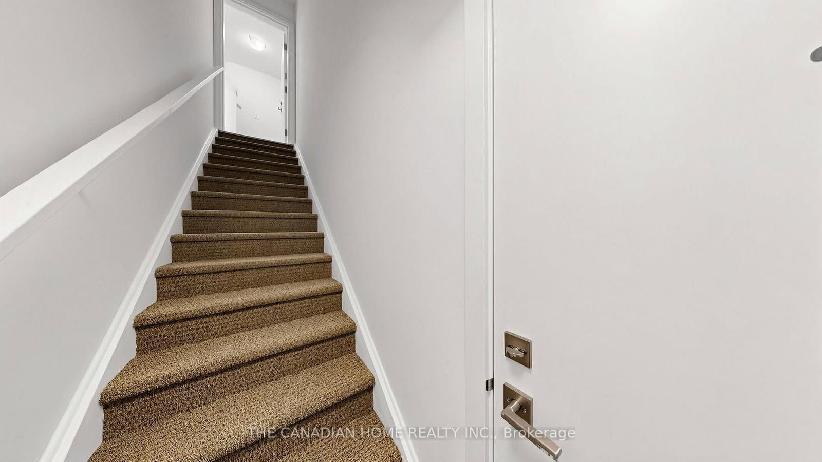 45 Romilly Avenue, Unit 7 thumbnail 4