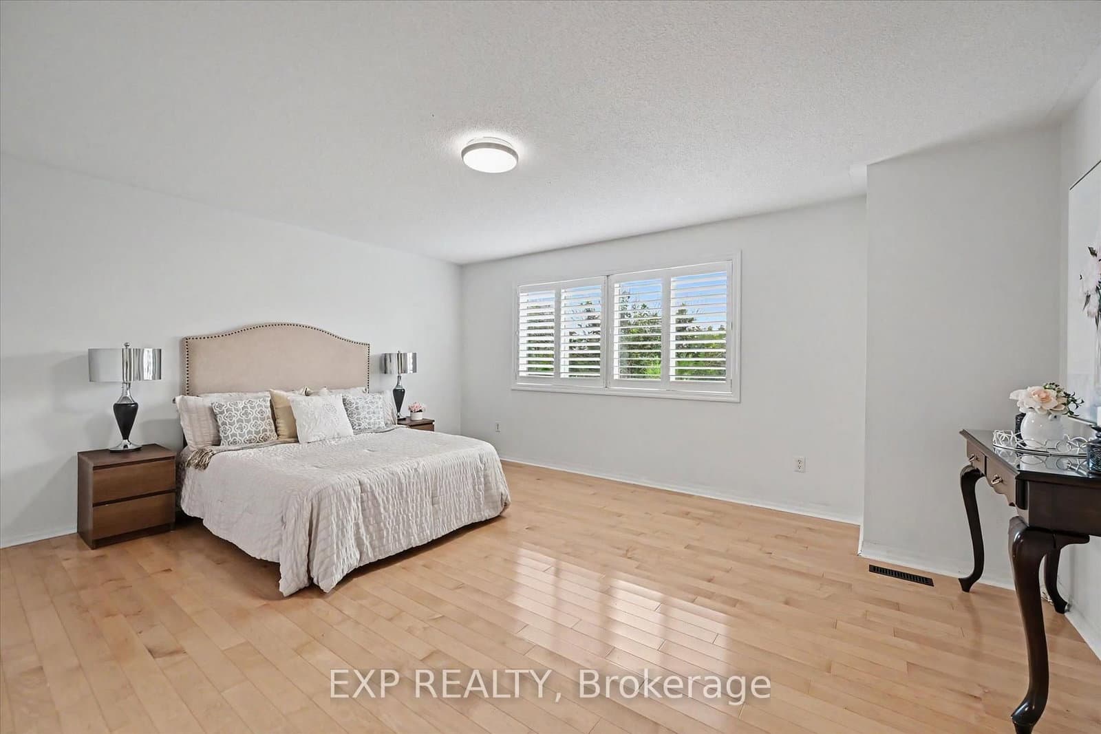 2376 Oakhaven Drive thumbnail 23